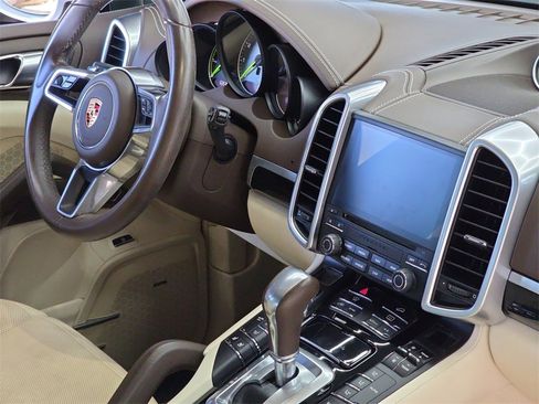Used 2017 Porsche Cayenne S Platinum w/ Premium Package Plus (Pjy) image 16