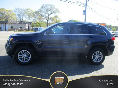 Used 2018 Jeep Grand Cherokee Laredo AWD/4WD image 3