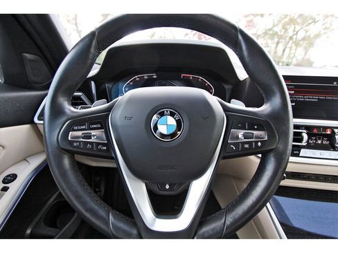 Used 2022 BMW 330i xDrive Sedan w/ Driving Assistance Package image 14