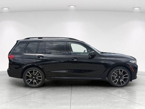 Used 2022 BMW X7 xDrive40i w/ M Sport Package AWD/4WD image 3