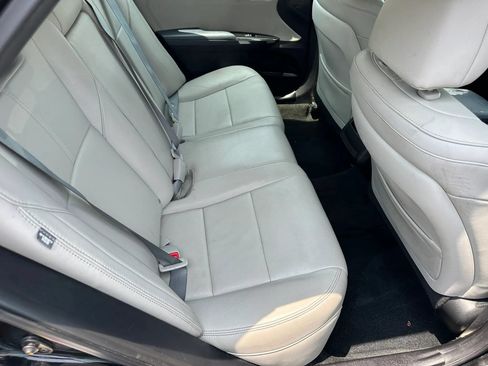 Used 2013 Toyota Avalon XLE Touring FWD image 15