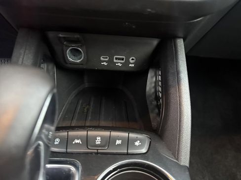 Used 2023 Chevrolet TrailBlazer RS image 23