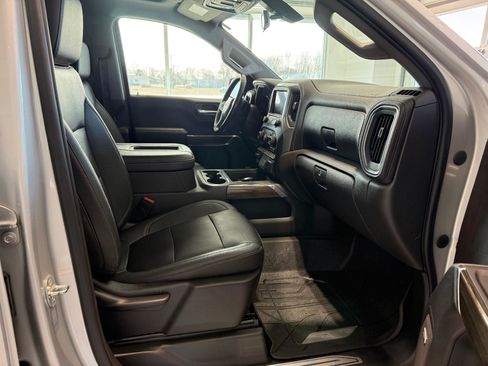Certified 2022 Chevrolet Silverado 1500 LT Trail Boss w/ LT Trail Boss Premium Package AWD/4WD image 9