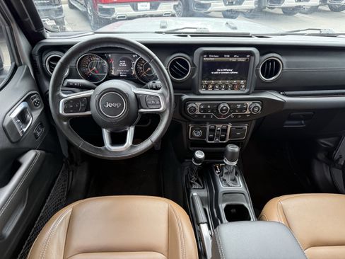 Used 2021 Jeep Wrangler Unlimited Sahara AWD/4WD image 14