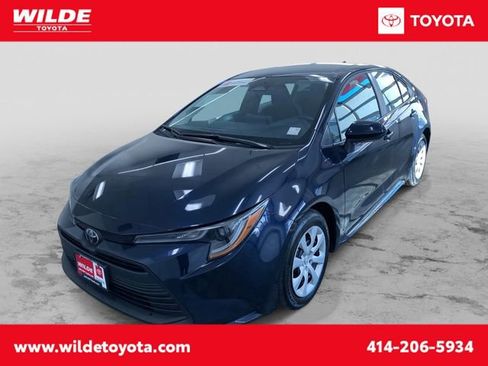Certified 2025 Toyota Corolla LE image 1