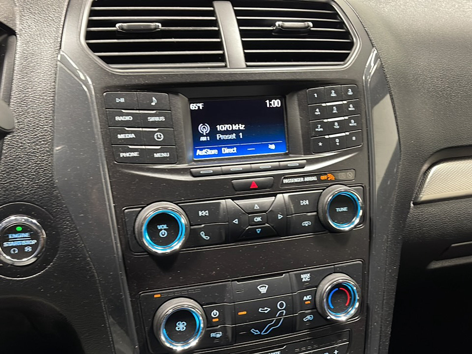 Used 2018 Ford Explorer XLT FWD image 8