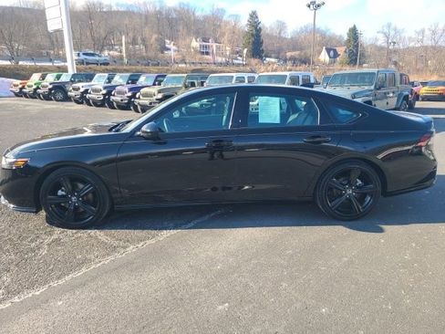 Used 2023 Honda Accord Sport image 2