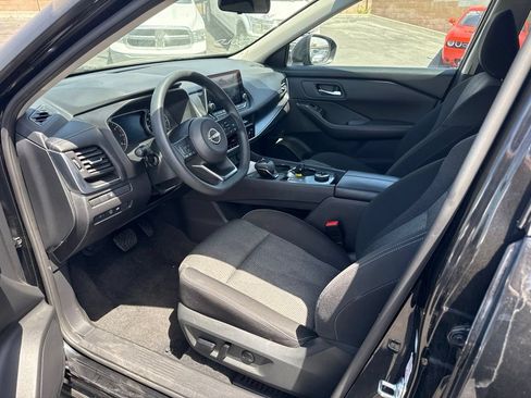 Used 2024 Nissan Rogue SV AWD/4WD image 11
