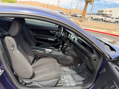 Used 2018 Ford Mustang Coupe RWD image 13