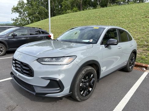 Used 2023 Honda HR-V Sport image 3