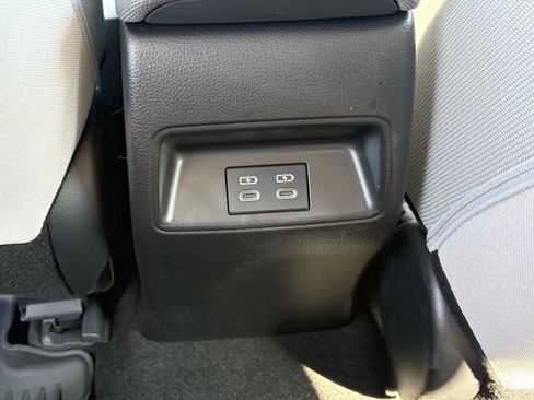 Used 2025 Toyota Corolla LE image 18