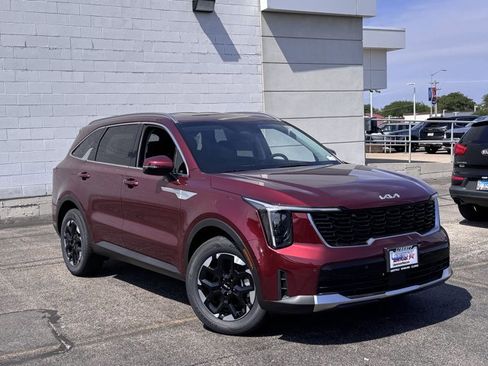 New 2025 Kia Sorento S image 2