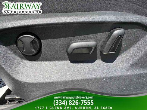 Used 2025 Volkswagen Atlas SE image 17