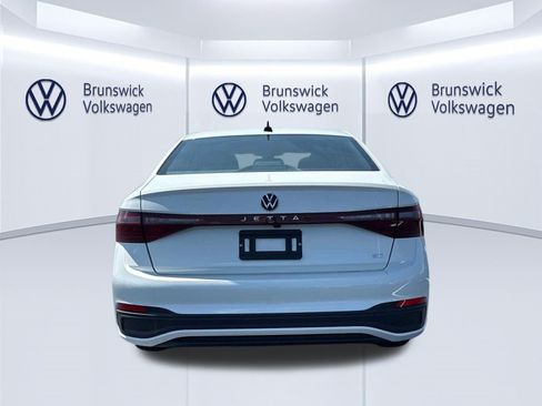 New 2026 Volkswagen Jetta SE FWD image 5