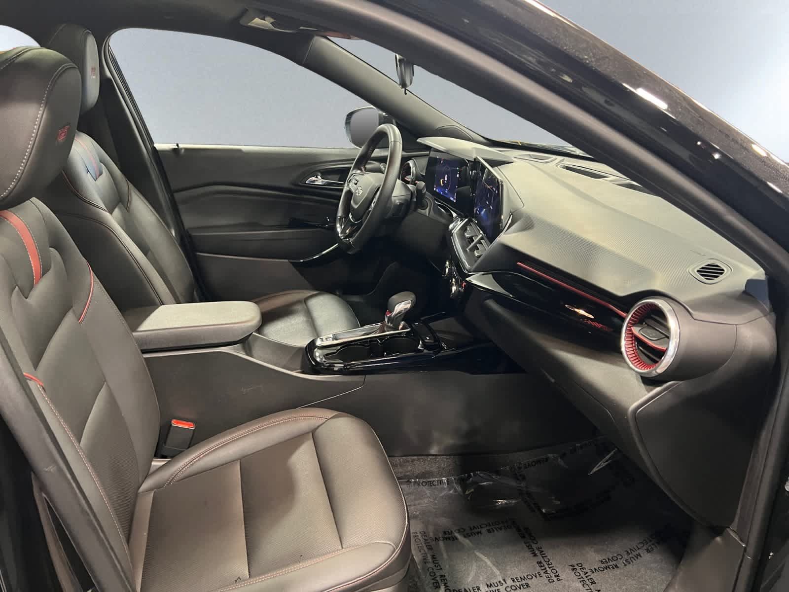 Used 2024 Chevrolet Trax RS w/ Sunroof Package FWD image 20