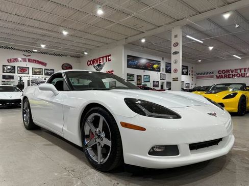 Used 2007 Chevrolet Corvette Coupe w/ Preferred Equipment Group RWD image 5