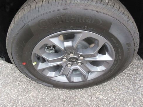 New 2025 Ford Maverick XLT w/ XLT Luxury Package image 9