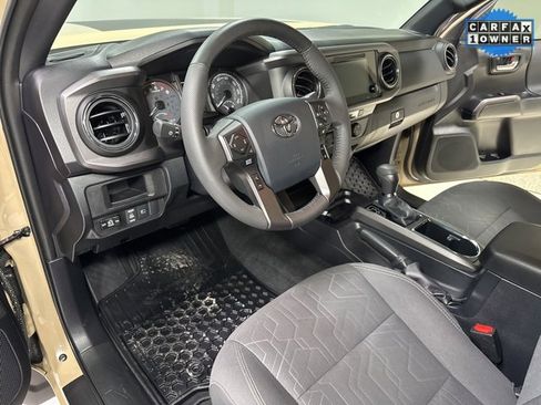 Used 2019 Toyota Tacoma TRD Off-Road image 9