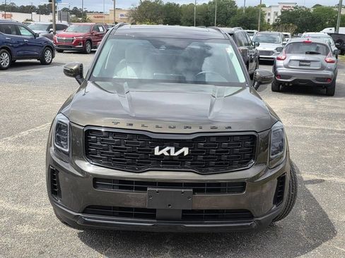 Used 2022 Kia Telluride EX w/ EX Premium Package AWD/4WD image 3