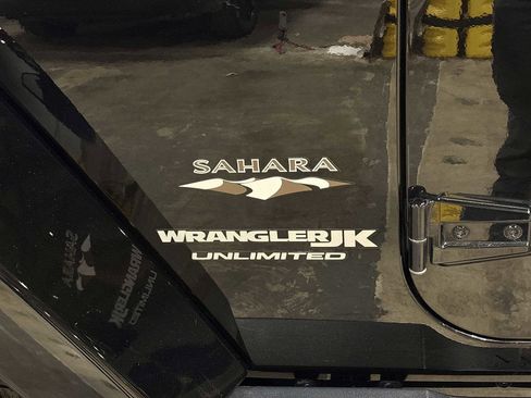 Used 2018 Jeep Wrangler Unlimited Sahara image 24