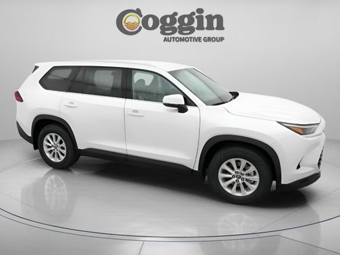 New 2026 Toyota Grand Highlander FWD image 23