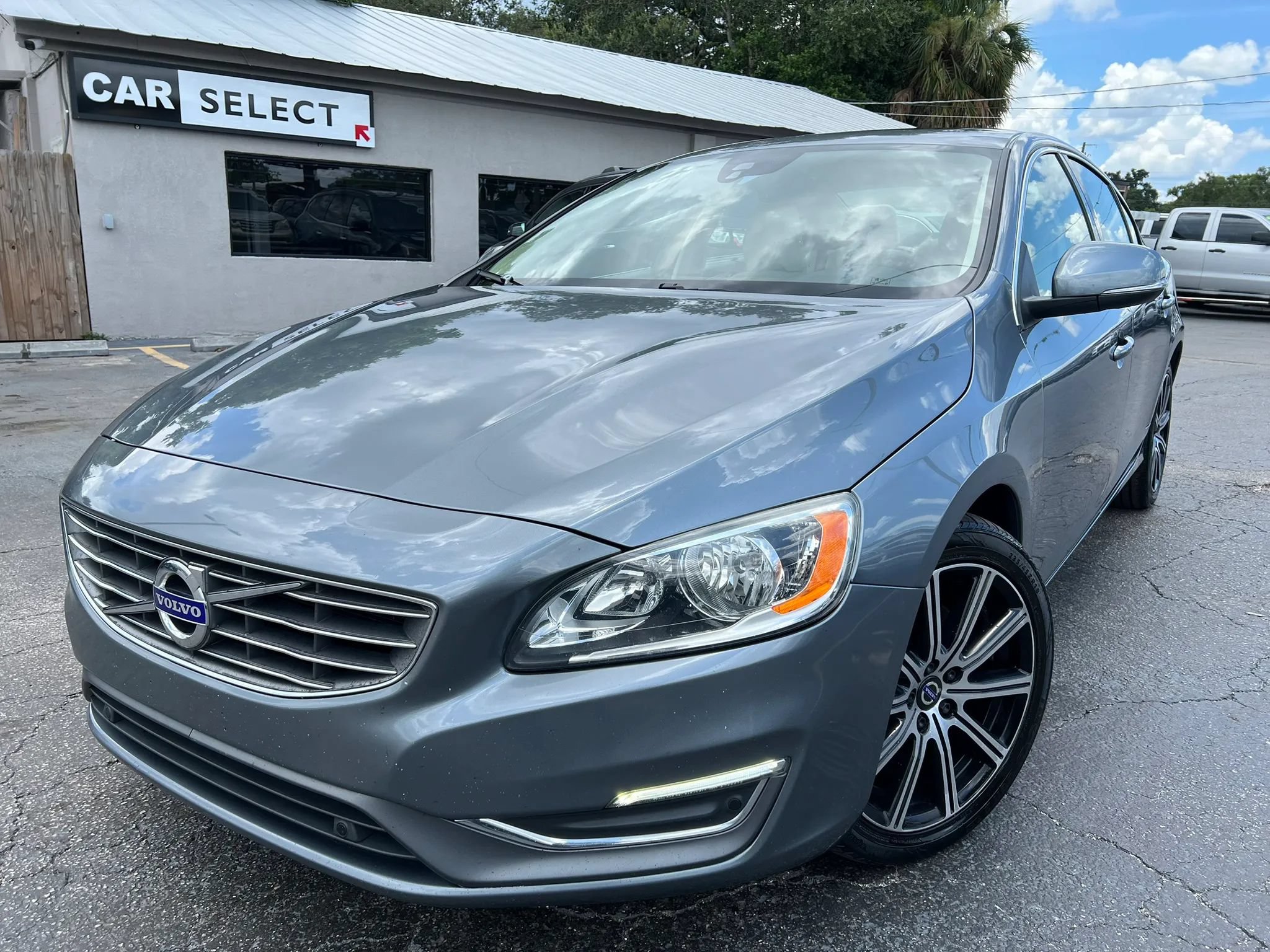 Used 2018 Volvo S60 T5 Inscription AWD/4WD image 1
