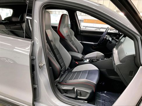 Used 2023 Volkswagen GTI Autobahn image 10