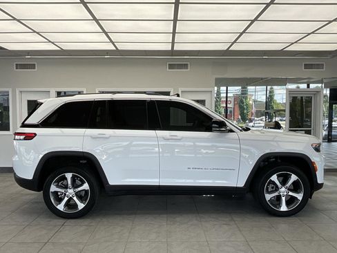 Used 2024 Jeep Grand Cherokee Limited 4xe image 4
