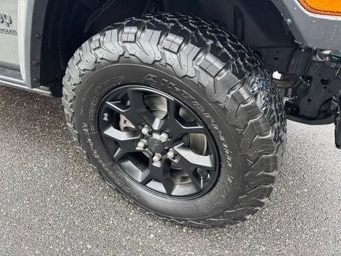 Used 2019 Jeep Wrangler Unlimited Sahara w/ Quick Order Package 24M Moab AWD/4WD image 11