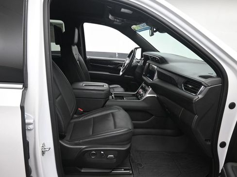 Used 2023 GMC Yukon XL Denali w/ LPO, Floor Liner Package AWD/4WD image 9