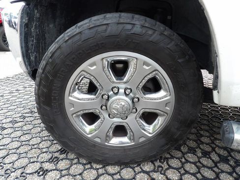 Used 2016 RAM 2500 Laramie AWD/4WD image 32
