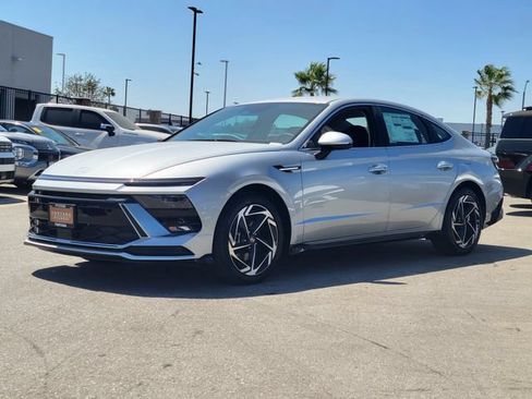 New 2026 Hyundai Sonata SEL FWD image 3