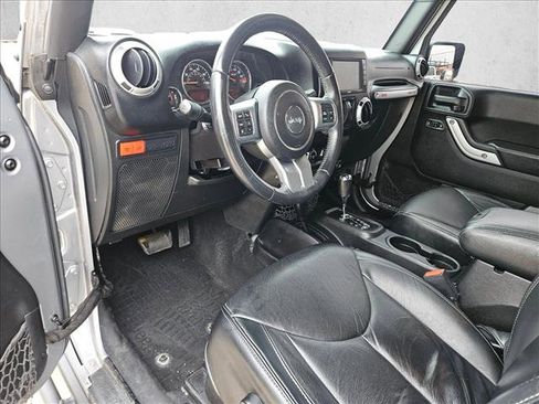 Used 2016 Jeep Wrangler Rubicon AWD/4WD image 13