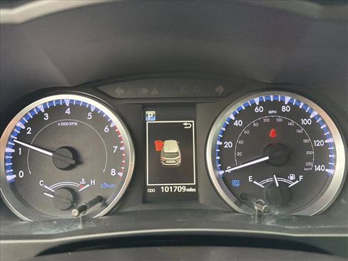 Used 2019 Toyota Highlander LE image 17