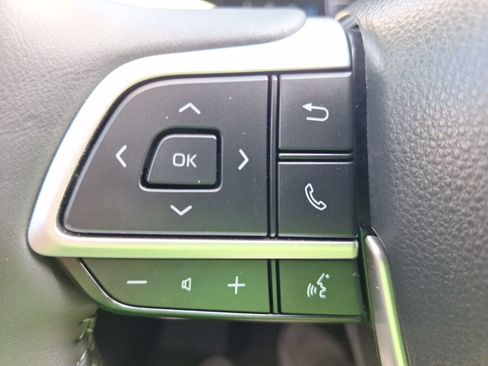 Used 2023 Toyota Highlander Platinum FWD image 21