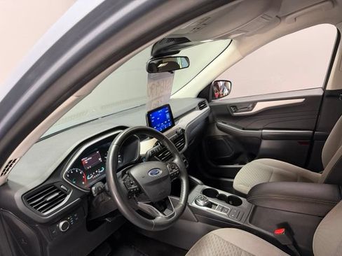 Used 2022 Ford Escape SE w/ Convenience Package FWD image 17