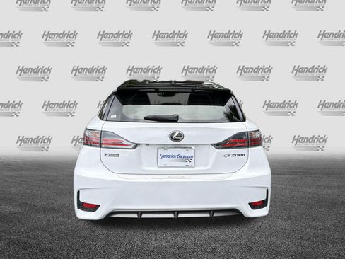 Used 2015 Lexus CT 200h w/ Navigation Package FWD image 8
