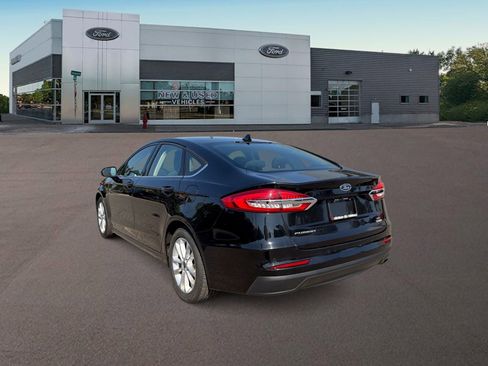 Used 2020 Ford Fusion SE FWD image 8