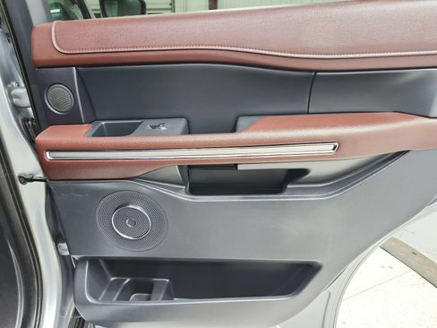 Used 2024 Ford Expedition Limited RWD image 53