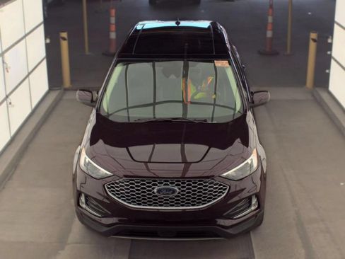 Used 2024 Ford Edge SEL w/ Convenience Package AWD/4WD image 3