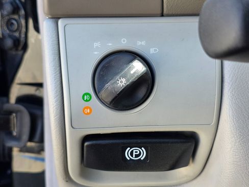 Used 2001 Mercedes-Benz CLK 430 Coupe image 28