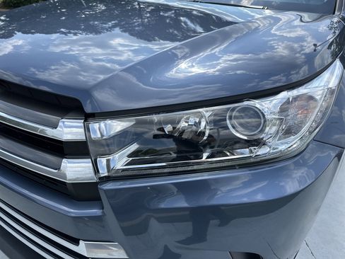 Used 2018 Toyota Highlander Limited Platinum AWD/4WD image 6