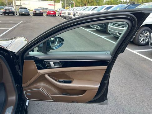 Used 2018 Porsche Panamera 4S image 64