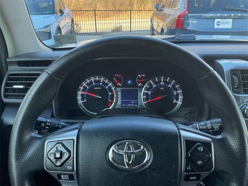 Used 2019 Toyota 4Runner SR5 image 18