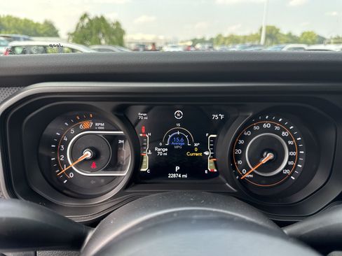 Used 2024 Jeep Wrangler Unlimited Rubicon w/ XTREMEE 35" Tire Package image 11