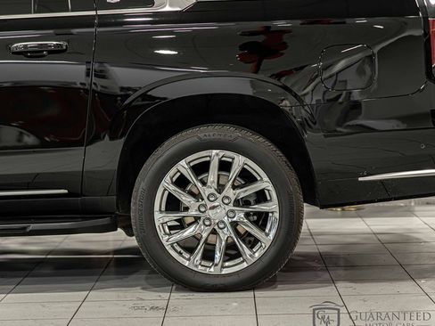 Used 2021 Cadillac Escalade ESV Premium Luxury w/ LPO, Floor Liner Package AWD/4WD image 7
