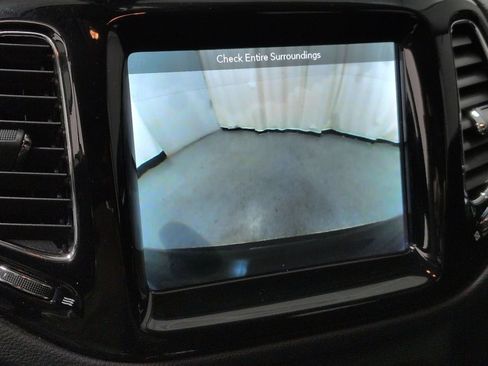 Used 2018 Jeep Compass Limited w/ Navigation Group AWD/4WD image 30
