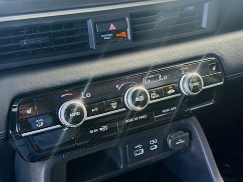 Used 2023 Honda Pilot Touring image 15