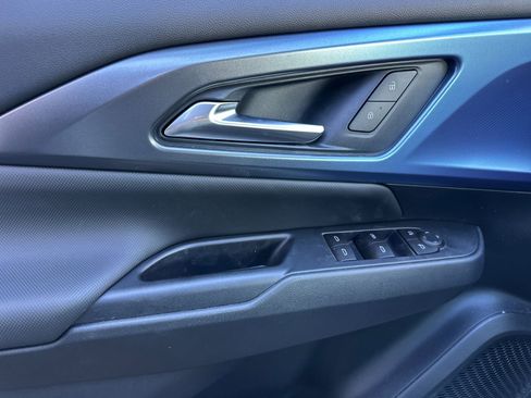 New 2026 Chevrolet Equinox EV LT image 11