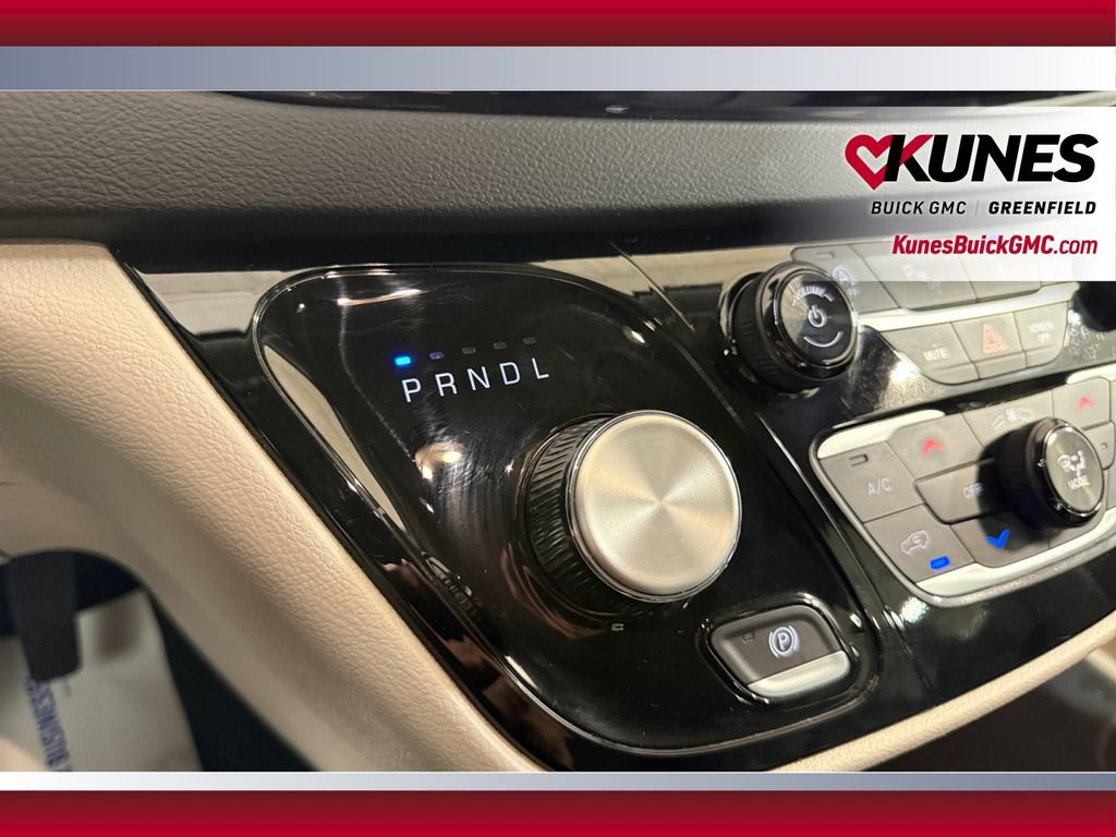 Used 2024 Chrysler Pacifica Touring-L FWD image 29